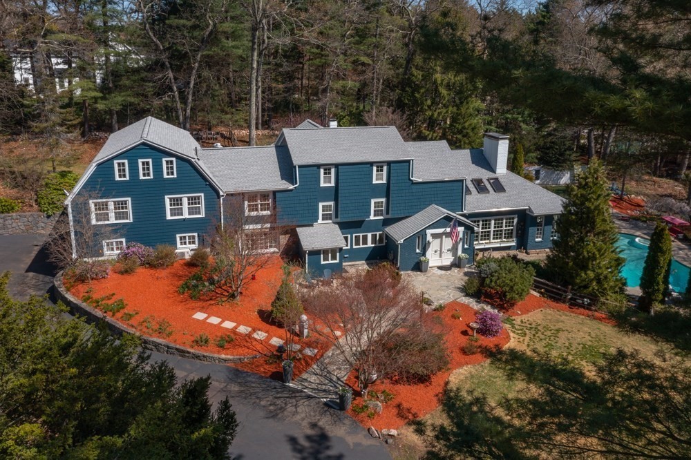 25 Pleasant St, Dover, Massachusetts, 5 Bedrooms Bedrooms, 18 Rooms Rooms,4.5 BathroomsBathrooms,Residential,For Sale,Pleasant St,73506836