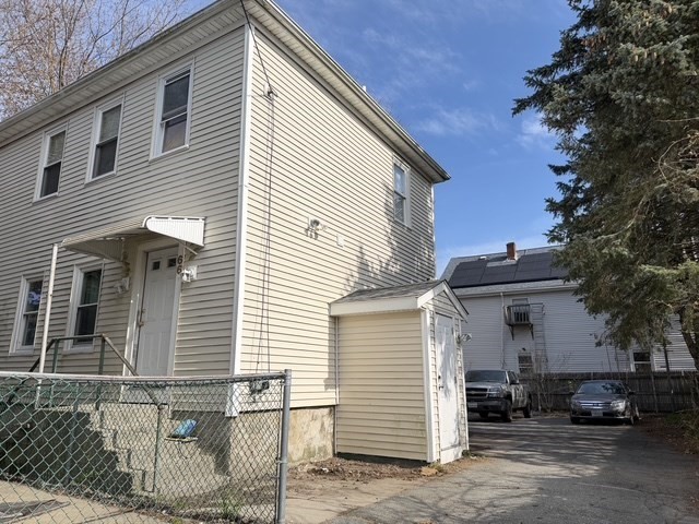 66 Hargraves St, Fall River, Massachusetts, 4 Bedrooms Bedrooms, 10 Rooms Rooms,3 BathroomsBathrooms,Residential Income,For Sale,Hargraves St,73506842