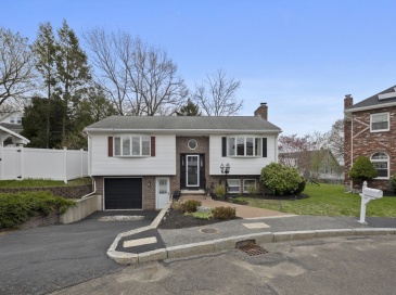 30 Mammola Way, Medford, Massachusetts, 3 Bedrooms Bedrooms, 7 Rooms Rooms,2 BathroomsBathrooms,Residential,For Sale,Mammola Way,73506638