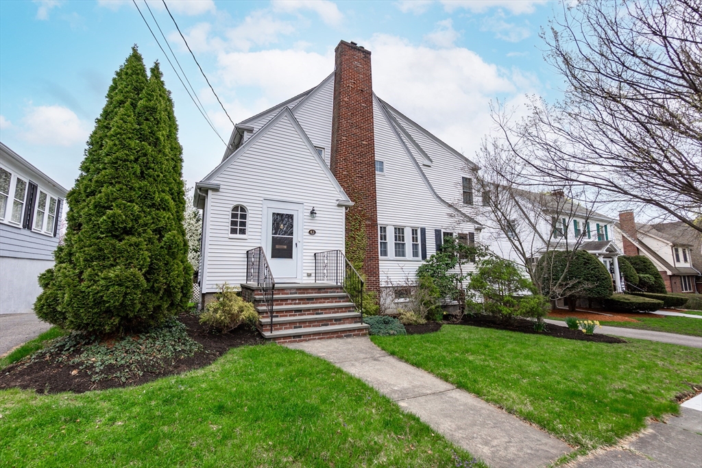 42 Richardson Rd, Belmont, Massachusetts, 4 Bedrooms Bedrooms, 9 Rooms Rooms,3.5 BathroomsBathrooms,Residential Lease,For Rent,Richardson Rd,73506680