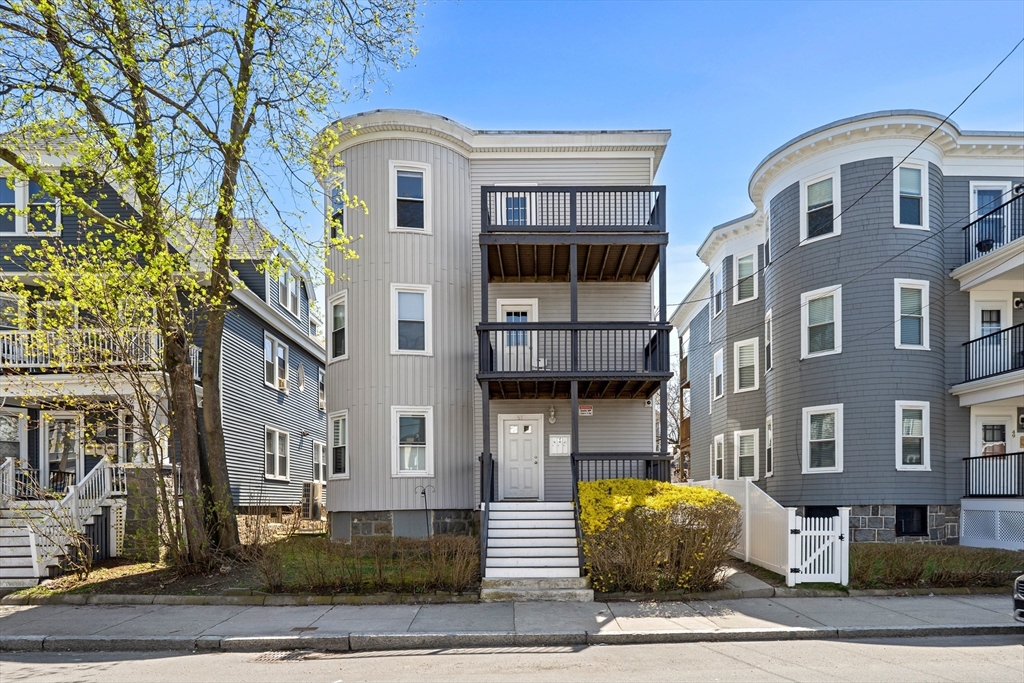 51 King St, Boston, Massachusetts, 9 Bedrooms Bedrooms, 15 Rooms Rooms,3 BathroomsBathrooms,Residential Income,For Sale,King St,73506679