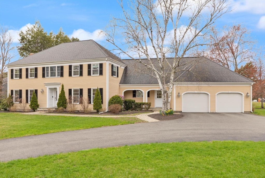 25 Saddle Club Rd, Lexington, Massachusetts, 5 Bedrooms Bedrooms, 9 Rooms Rooms,3.5 BathroomsBathrooms,Residential Lease,For Rent,Saddle Club Rd,73506677