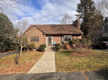 10-12 Webster St, Winchester, Massachusetts, 4 Bedrooms Bedrooms, 9 Rooms Rooms,2 BathroomsBathrooms,Residential Lease,For Rent,Webster St,73468581