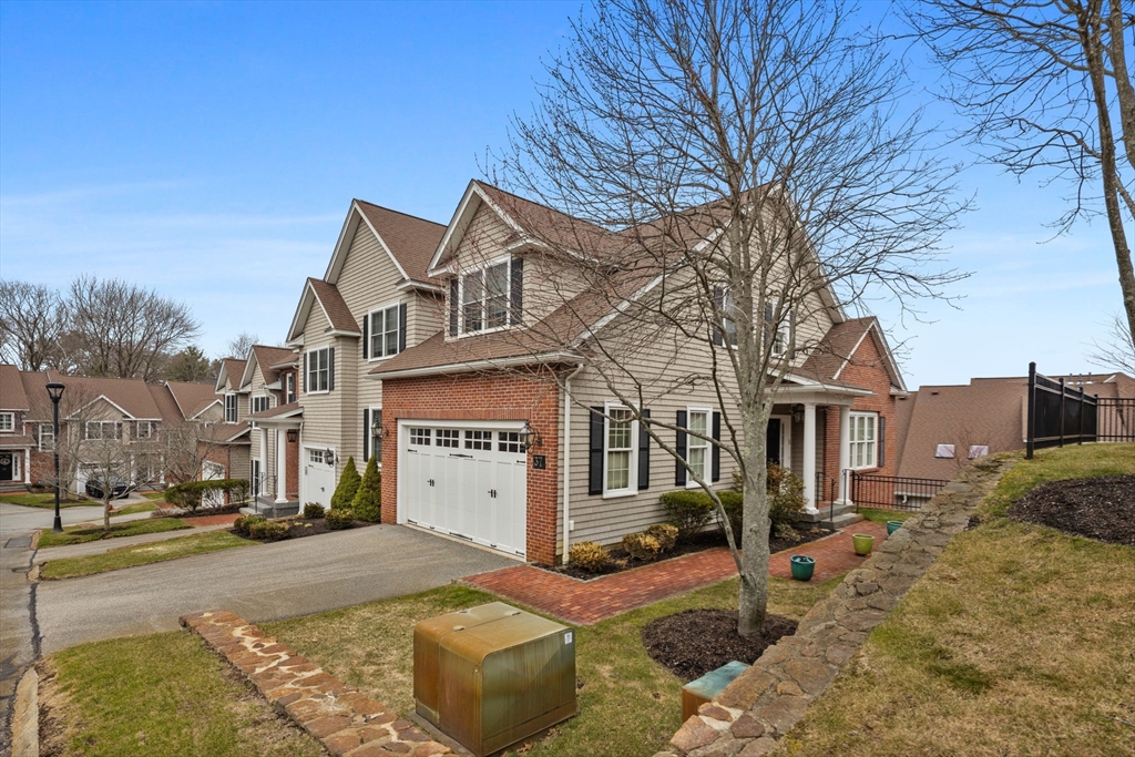 900 Lynnfield Street, Lynnfield, Massachusetts, 2 Bedrooms Bedrooms, 7 Rooms Rooms,2.5 BathroomsBathrooms,Residential,For Sale,Lynnfield Street,73496910