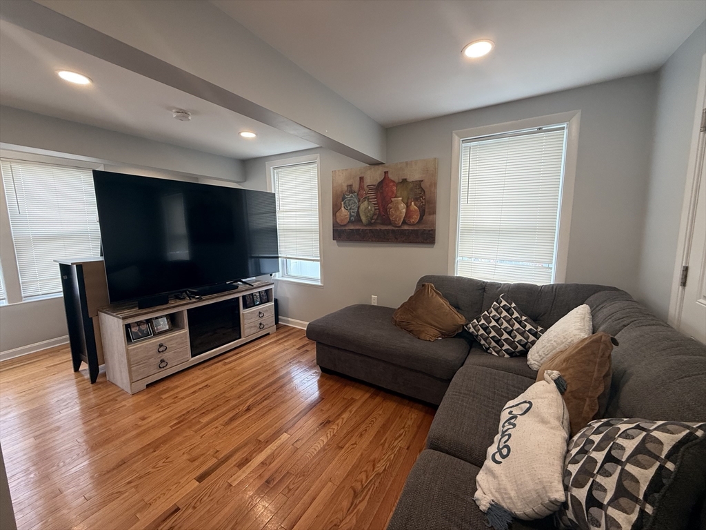 92 Eustis St, Revere, Massachusetts, 3 Bedrooms Bedrooms, 4 Rooms Rooms,1 BathroomBathrooms,Residential Lease,For Rent,Eustis St,73506743