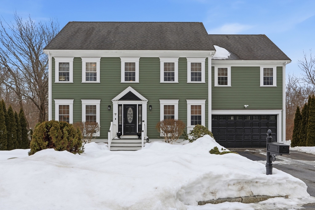 5 Chapel Way, Stoneham, Massachusetts, 4 Bedrooms Bedrooms, 7 Rooms Rooms,3.5 BathroomsBathrooms,Residential,For Sale,Chapel Way,73485275