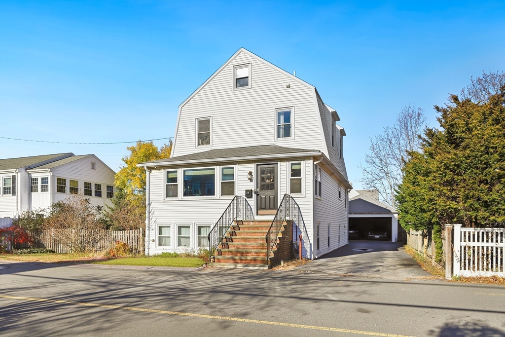 23 A St, Hull, Massachusetts, 4 Bedrooms Bedrooms, 6 Rooms Rooms,2.5 BathroomsBathrooms,Residential,For Sale,A St,73482322