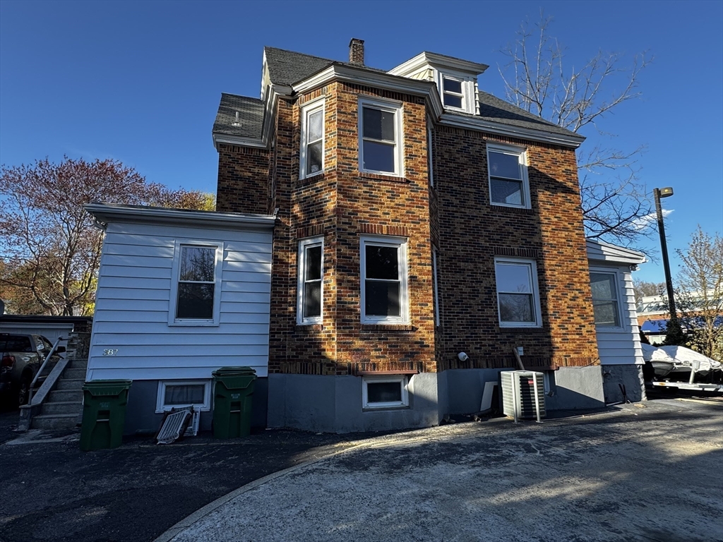 387 Washington St, Westwood, Massachusetts, 4 Bedrooms Bedrooms, 9 Rooms Rooms,3.5 BathroomsBathrooms,Residential,For Sale,Washington St,73506849