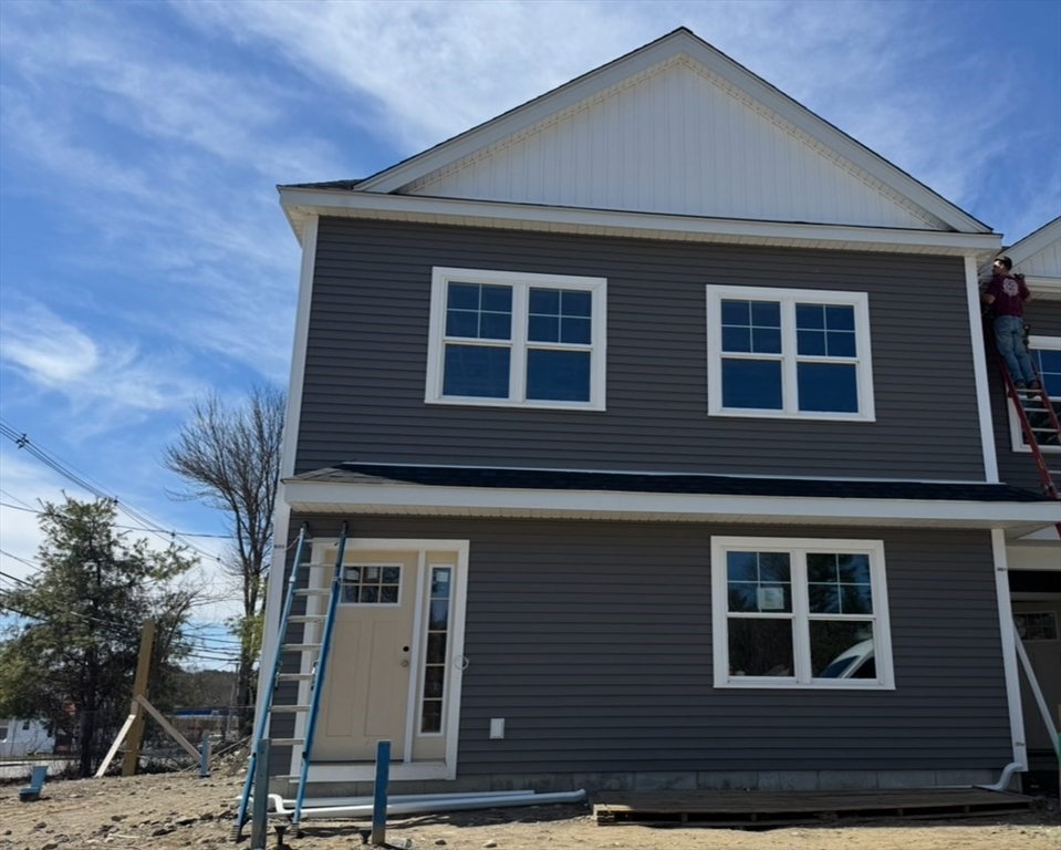 321 Winthrop Street, Taunton, Massachusetts, 2 Bedrooms Bedrooms, 4 Rooms Rooms,1 BathroomBathrooms,Residential,For Sale,Winthrop Street,73501982