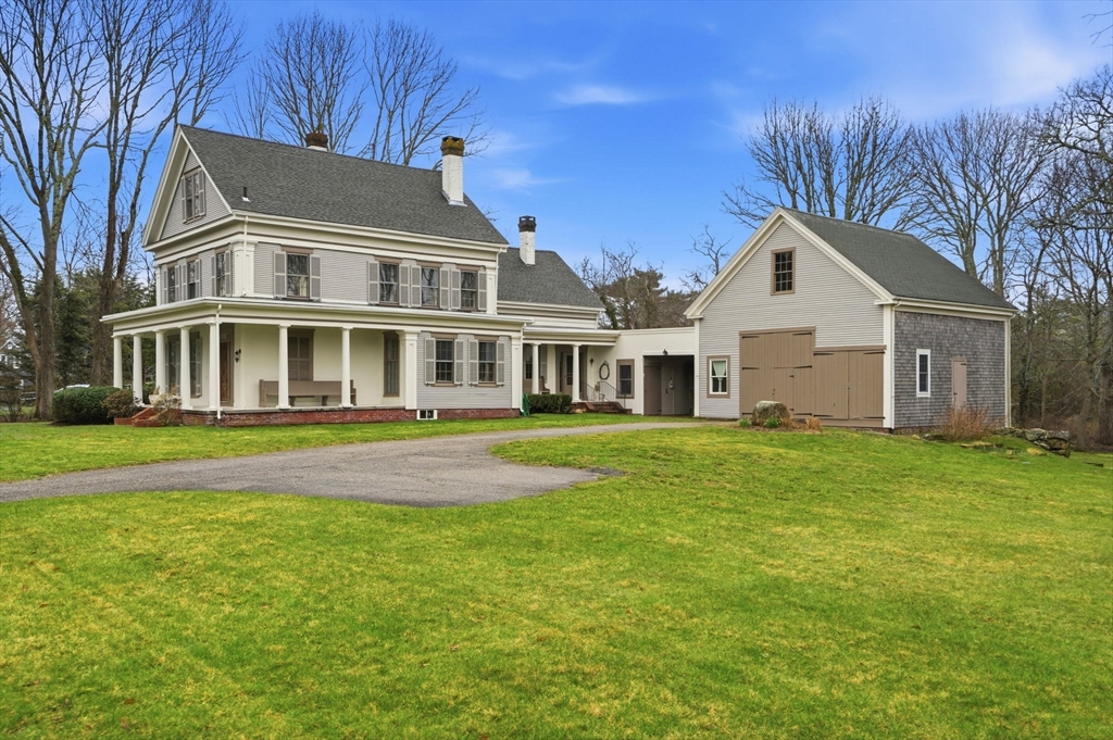 194 Center Street, Yarmouth, Massachusetts, 5 Bedrooms Bedrooms, 11 Rooms Rooms,3.5 BathroomsBathrooms,Residential,For Sale,Center Street,73506899