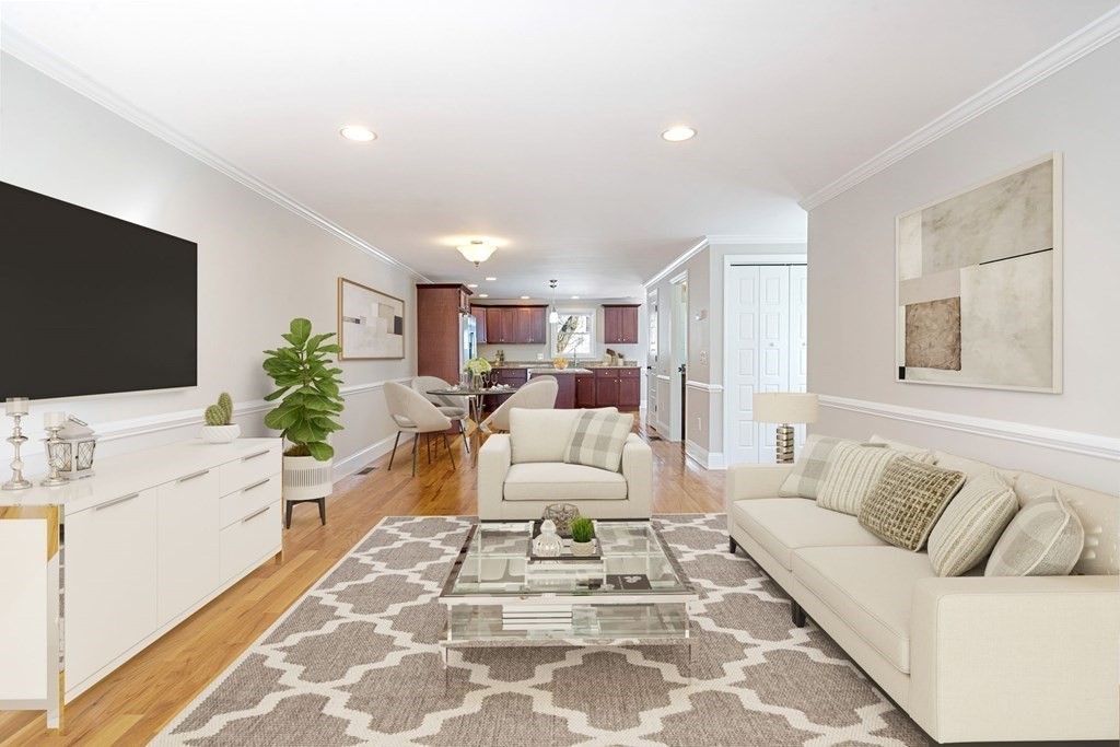 220 White St, Belmont, Massachusetts, 3 Bedrooms Bedrooms, 7 Rooms Rooms,2.5 BathroomsBathrooms,Residential Lease,For Rent,White St,73506938