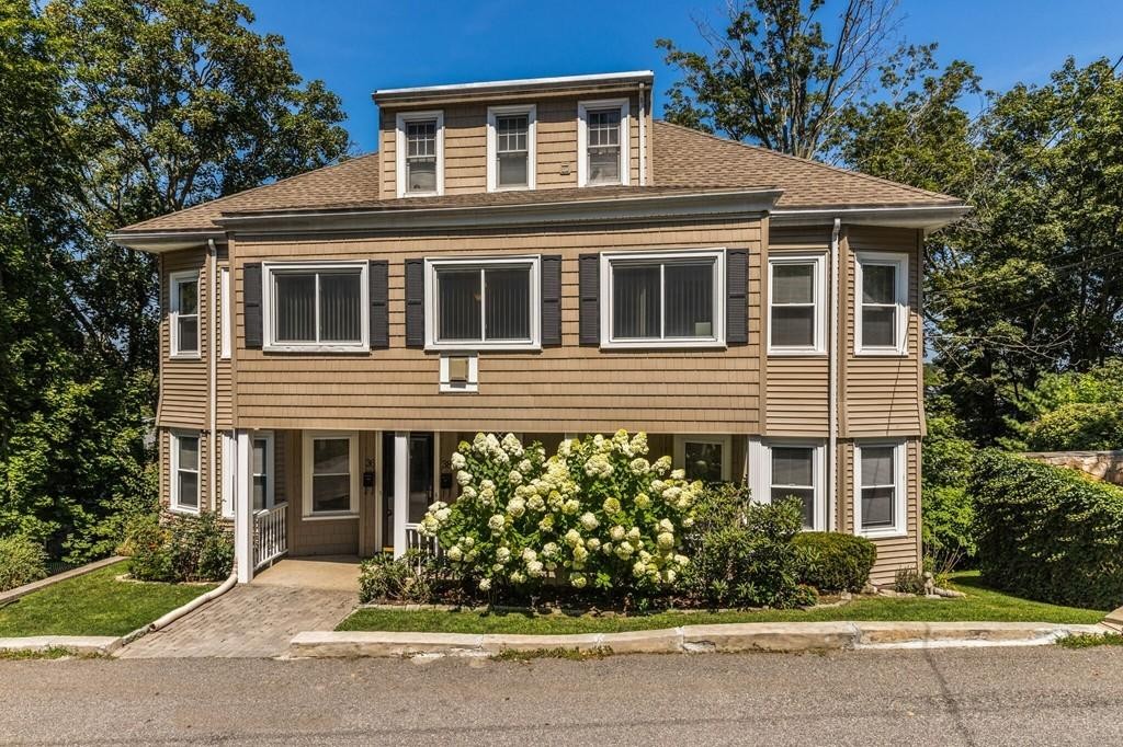 38 Hood St, Newton, Massachusetts, 3 Bedrooms Bedrooms, 8 Rooms Rooms,2 BathroomsBathrooms,Residential Lease,For Rent,Hood St,73506974