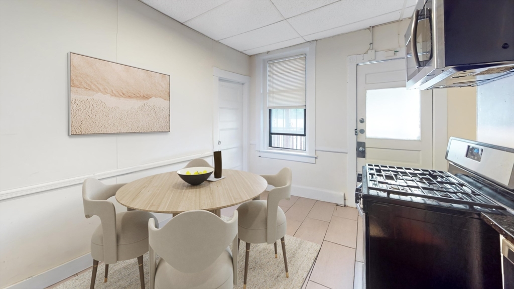 882 Huntington Ave, Boston, Massachusetts, 4 Bedrooms Bedrooms, 6 Rooms Rooms,1 BathroomBathrooms,Residential Lease,For Rent,Huntington Ave,73507006