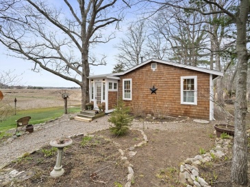 134 Wellington Ave, Marshfield, Massachusetts, 2 Bedrooms Bedrooms, 4 Rooms Rooms,1 BathroomBathrooms,Residential,For Sale,Wellington Ave,73507005