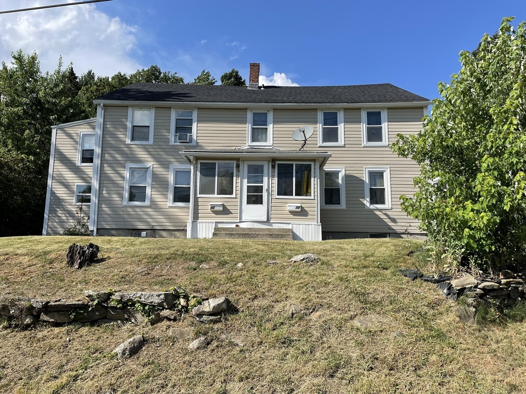 92-94 Sargent Street, Leicester, Massachusetts, 5 Bedrooms Bedrooms, 12 Rooms Rooms,3.5 BathroomsBathrooms,Residential Income,For Sale,Sargent Street,73507000