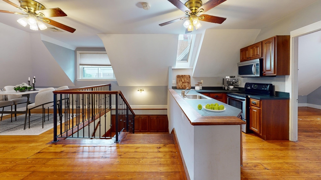 126 Calumet Street, Boston, Massachusetts, 3 Bedrooms Bedrooms, 5 Rooms Rooms,1 BathroomBathrooms,Residential Lease,For Rent,Calumet Street,73507043