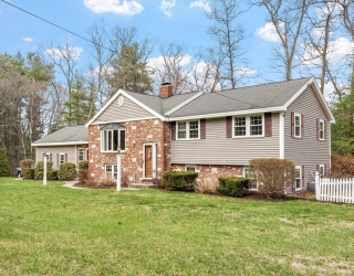 20 Lancaster Dr, Tewksbury, Massachusetts, 4 Bedrooms Bedrooms, 10 Rooms Rooms,2 BathroomsBathrooms,Residential,For Sale,Lancaster Dr,73501966