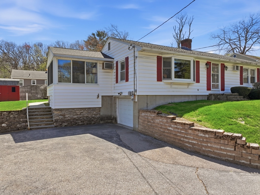 4 Ayrshire Rd, Worcester, Massachusetts, 3 Bedrooms Bedrooms, 6 Rooms Rooms,2 BathroomsBathrooms,Residential,For Sale,Ayrshire Rd,73506852