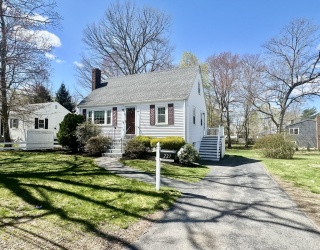 227 Winter St, Whitman, Massachusetts, 3 Bedrooms Bedrooms, 6 Rooms Rooms,1.5 BathroomsBathrooms,Residential,For Sale,Winter St,73506857
