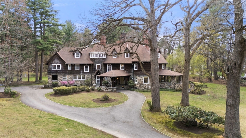 650 Canton Ave, Milton, Massachusetts, 6 Bedrooms Bedrooms, 14 Rooms Rooms,7.5 BathroomsBathrooms,Residential,For Sale,Canton Ave,73506861