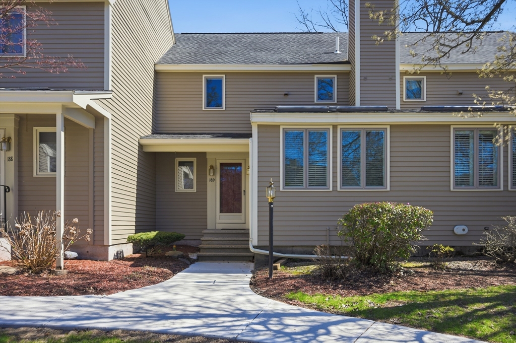 189 Brickett Hill Cir, Haverhill, Massachusetts, 2 Bedrooms Bedrooms, 6 Rooms Rooms,3 BathroomsBathrooms,Residential,For Sale,Brickett Hill Cir,73506895