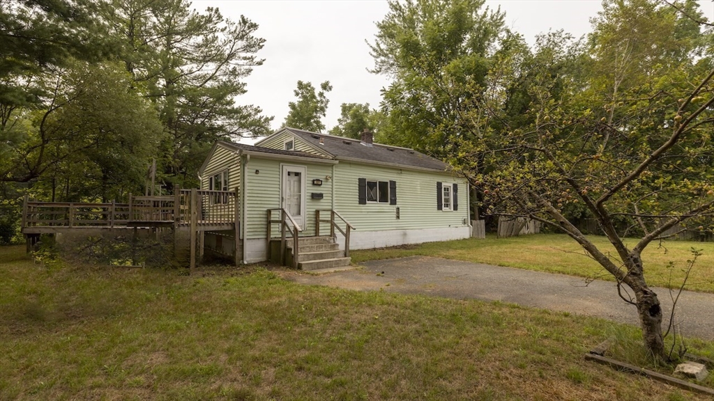 101 Pine Grove Ave, Bellingham, Massachusetts, 3 Bedrooms Bedrooms, 6 Rooms Rooms,1 BathroomBathrooms,Residential,For Sale,Pine Grove Ave,73479137