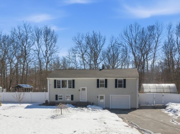 2944 Anderson Dr., Dighton, Massachusetts, 3 Bedrooms Bedrooms, 6 Rooms Rooms,1.5 BathroomsBathrooms,Residential,For Sale,Anderson Dr.,73485169 2944 Anderson Dr., Dighton, Massachusetts, 3 Bedrooms Bedrooms, 6 Rooms Rooms,1.5 BathroomsBathrooms,Residential,For Sale,Anderson Dr.,73485169