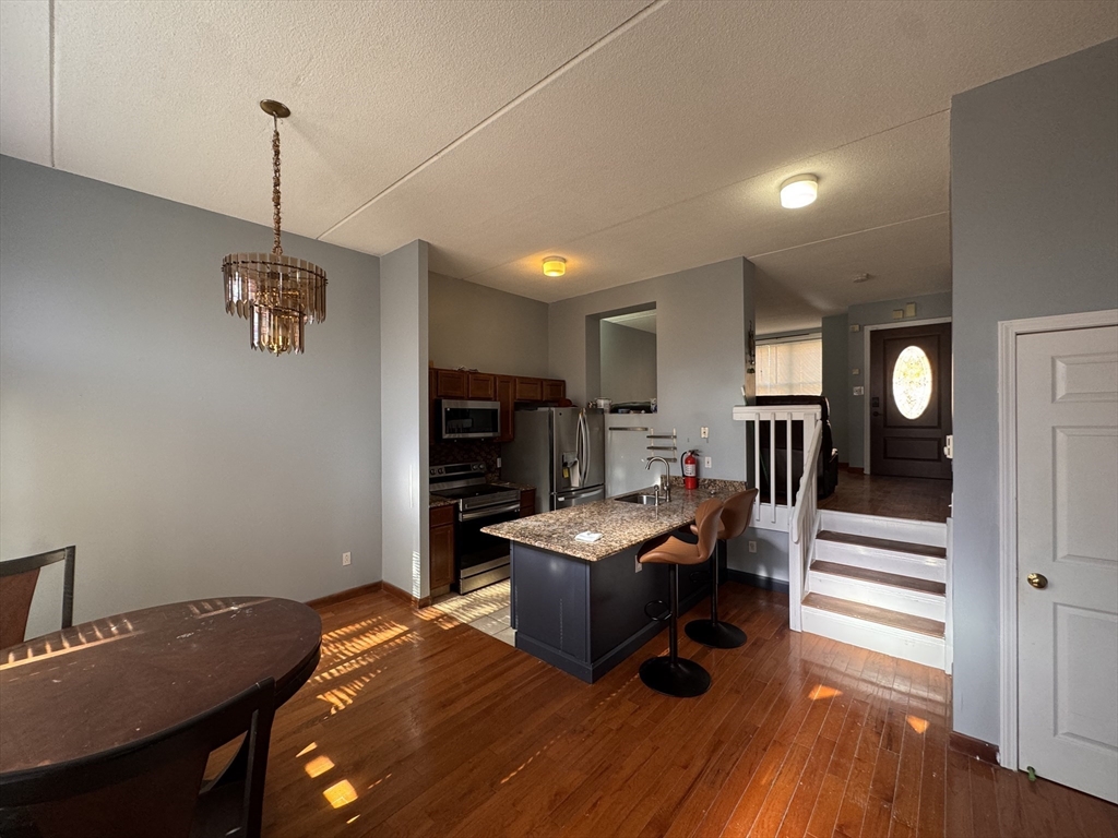 100 Lawn, Boston, Massachusetts, 2 Bedrooms Bedrooms, 5 Rooms Rooms,1 BathroomBathrooms,Residential,For Sale,Lawn,73455635