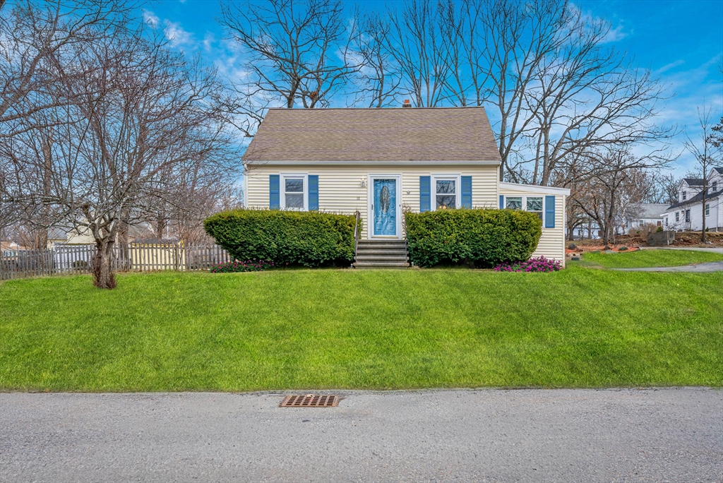 18 Fox Hill Rd, Billerica, Massachusetts, 4 Bedrooms Bedrooms, 6 Rooms Rooms,1 BathroomBathrooms,Residential,For Sale,Fox Hill Rd,73488180