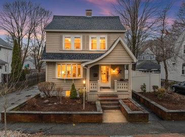 24 Smith Ave, Reading, Massachusetts, 3 Bedrooms Bedrooms, 7 Rooms Rooms,2 BathroomsBathrooms,Residential,For Sale,Smith Ave,73488052