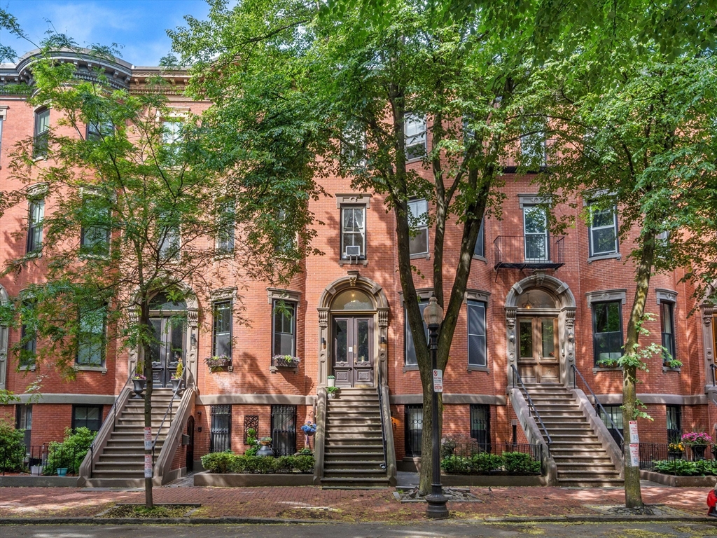 19 Greenwich Park, Boston, Massachusetts, 2 Bedrooms Bedrooms, 3 Rooms Rooms,1 BathroomBathrooms,Residential Lease,For Rent,Greenwich Park,73500522