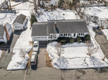 74 Benson St, Whitman, Massachusetts, 2 Bedrooms Bedrooms, 5 Rooms Rooms,1 BathroomBathrooms,Residential,For Sale,Benson St,73483642