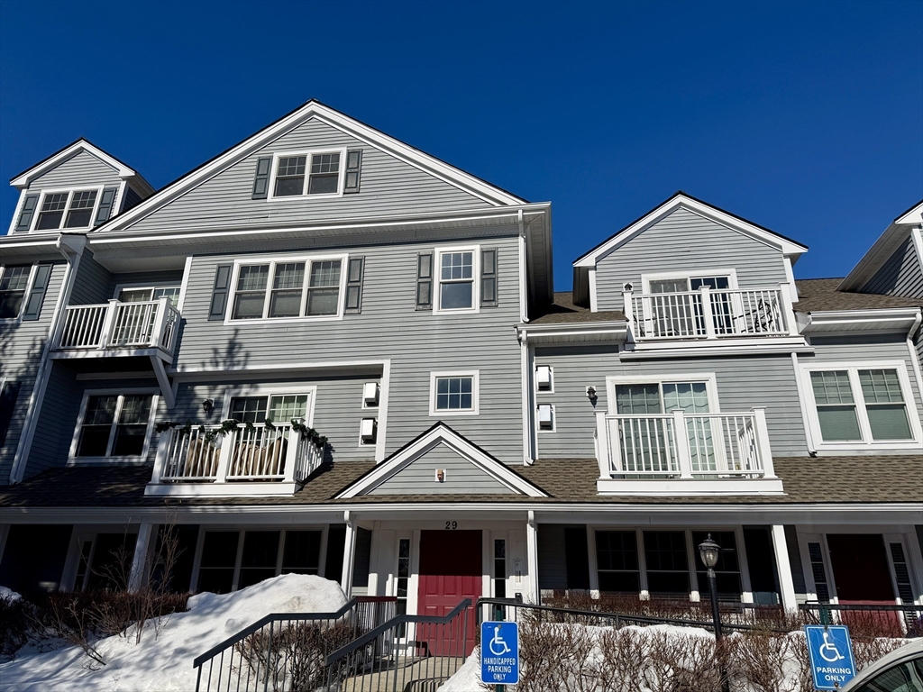 29 Maple St, Canton, Massachusetts, 2 Bedrooms Bedrooms, 5 Rooms Rooms,2 BathroomsBathrooms,Residential Lease,For Rent,Maple St,73482789