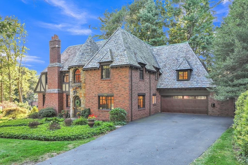 3 Westwood Drive, Worcester, Massachusetts, 4 Bedrooms Bedrooms, 11 Rooms Rooms,4 BathroomsBathrooms,Residential,For Sale,Westwood Drive,73426282