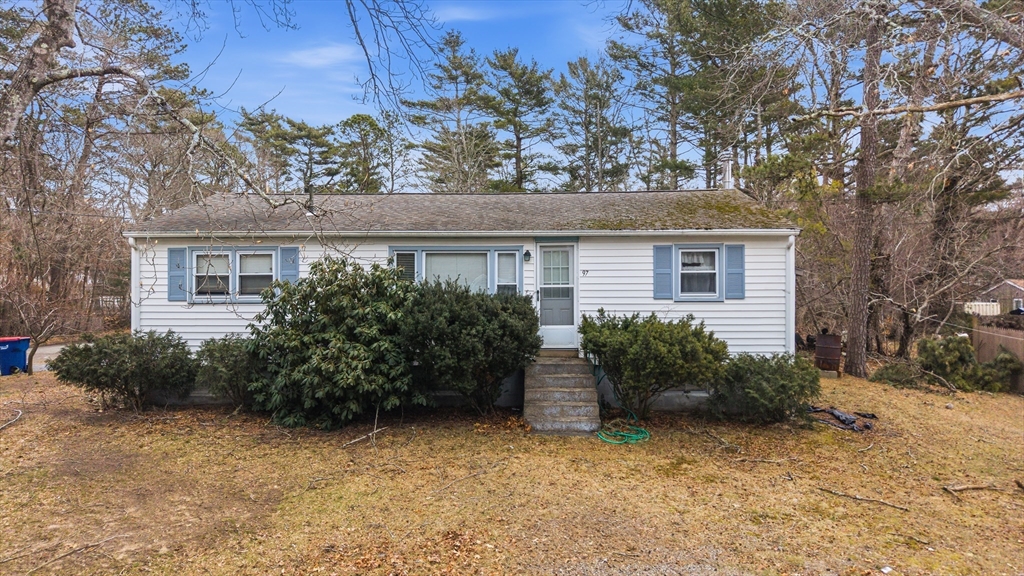 97 Plymouth Ave, Wareham, Massachusetts, 3 Bedrooms Bedrooms, 6 Rooms Rooms,1 BathroomBathrooms,Residential,For Sale,Plymouth Ave,73492447