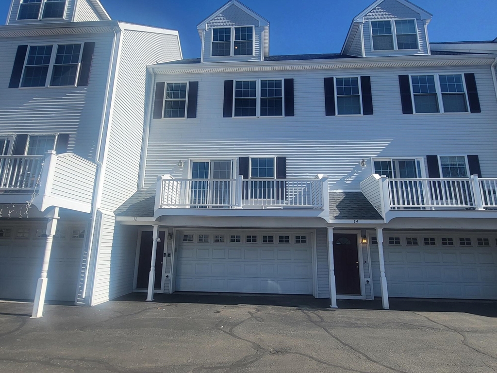 12 Amaranth, Medford, Massachusetts, 3 Bedrooms Bedrooms, 6 Rooms Rooms,2.5 BathroomsBathrooms,Residential,For Sale,Amaranth,73488654