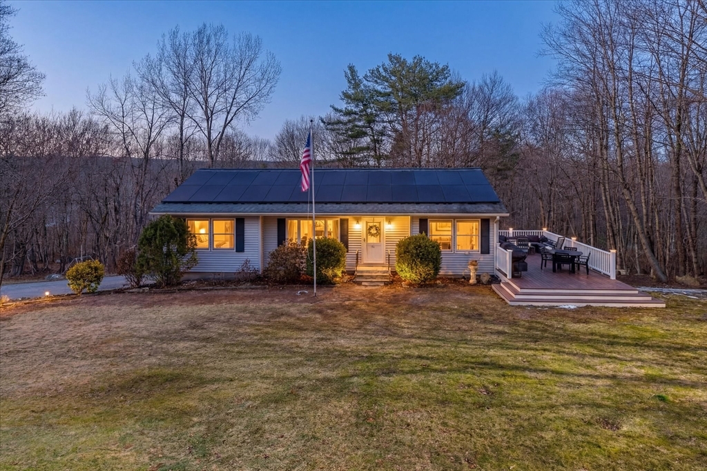 27 Mumford Rd, Sutton, Massachusetts, 3 Bedrooms Bedrooms, 7 Rooms Rooms,3 BathroomsBathrooms,Residential,For Sale,Mumford Rd,73488058