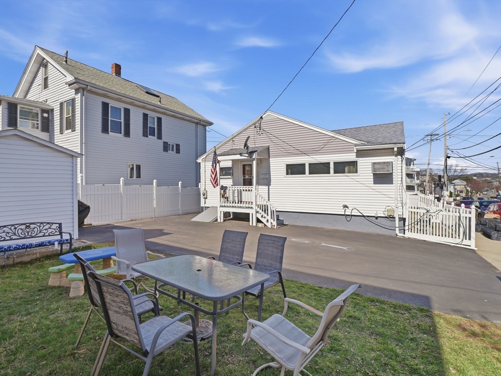 44 Dunster Rd, Everett, Massachusetts, 3 Bedrooms Bedrooms, 7 Rooms Rooms,2 BathroomsBathrooms,Residential,For Sale,Dunster Rd,73499165