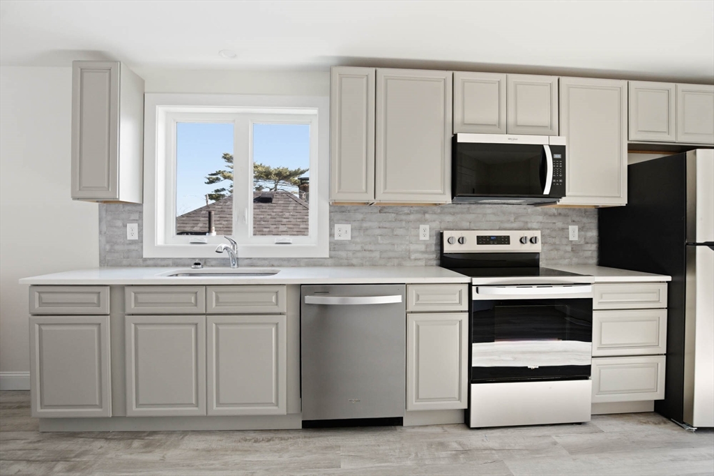 23 Blake Street, Revere, Massachusetts, 4 Bedrooms Bedrooms, 7 Rooms Rooms,2.5 BathroomsBathrooms,Residential Lease,For Rent,Blake Street,73507108