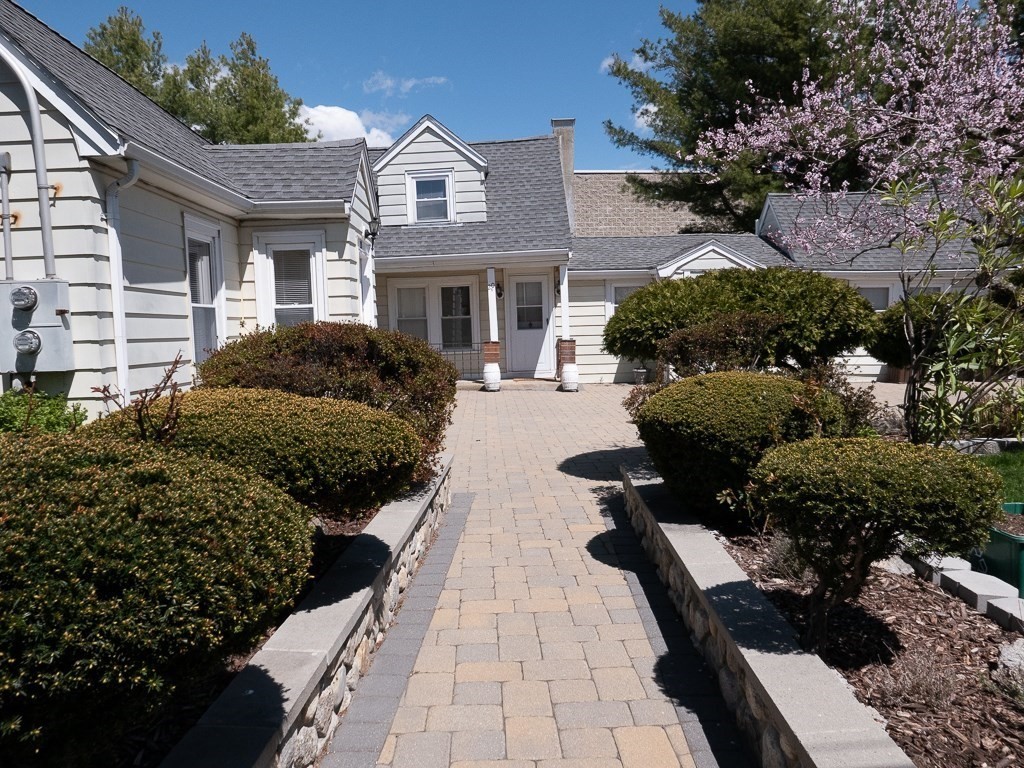 20 Central Ave, Revere, Massachusetts, 1 Bedroom Bedrooms, 4 Rooms Rooms,1 BathroomBathrooms,Residential Lease,For Rent,Central Ave,73507113