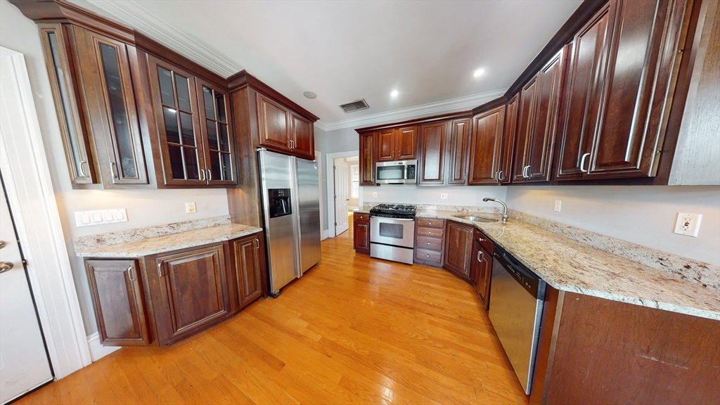 30-32 Ward, Boston, Massachusetts, 4 Bedrooms Bedrooms, 6 Rooms Rooms,2 BathroomsBathrooms,Residential Lease,For Rent,Ward,73507140