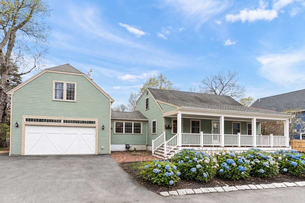 16 Glenwood Ave, Winchester, Massachusetts, 6 Bedrooms Bedrooms, 18 Rooms Rooms,4.5 BathroomsBathrooms,Residential Income,For Sale,Glenwood Ave,73507145