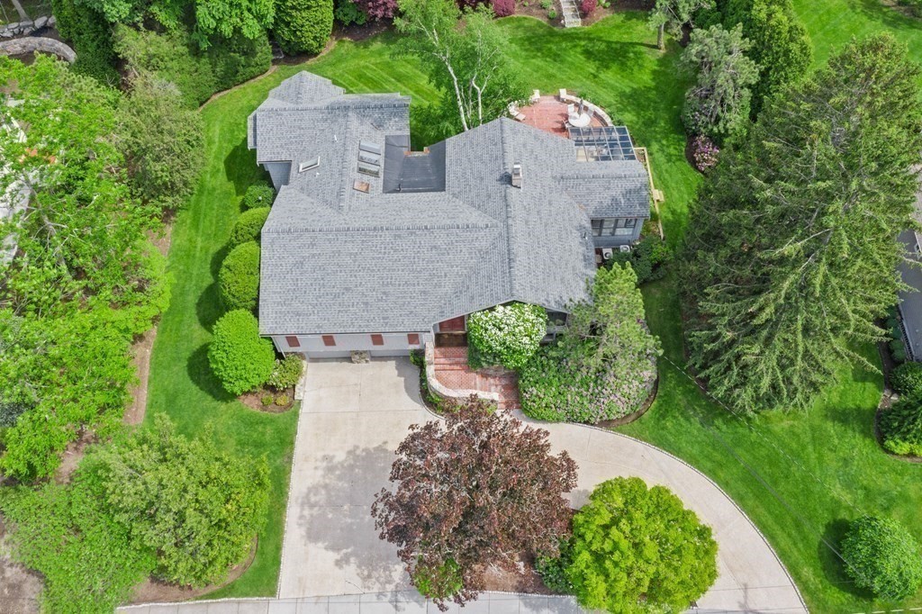 32 Countryside Rd, Newton, Massachusetts, 4 Bedrooms Bedrooms, 15 Rooms Rooms,3.5 BathroomsBathrooms,Residential Lease,For Rent,Countryside Rd,73507151