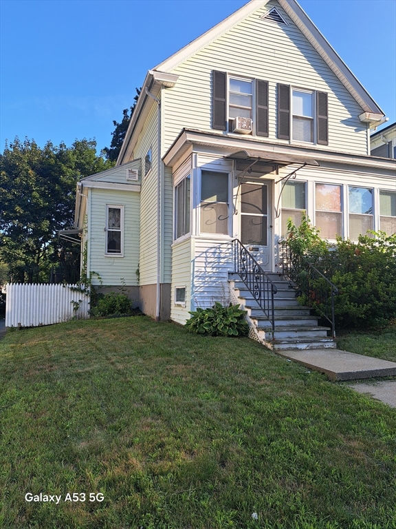 360 Hamilton St, Worcester, Massachusetts, 3 Bedrooms Bedrooms, 6 Rooms Rooms,2 BathroomsBathrooms,Residential,For Sale,Hamilton St,73507152