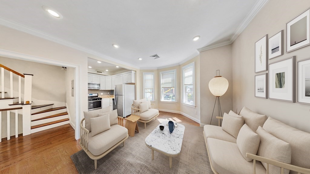 19 Perrin, Boston, Massachusetts, 4 Bedrooms Bedrooms, 6 Rooms Rooms,1 BathroomBathrooms,Residential Lease,For Rent,Perrin,73507066