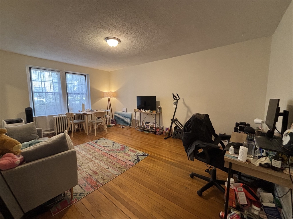 62 Queensberry, Boston, Massachusetts, 1 Bedroom Bedrooms, 4 Rooms Rooms,1 BathroomBathrooms,Residential Lease,For Rent,Queensberry,73507082