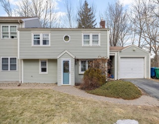 9 Glen Ave, Burlington, Massachusetts, 2 Bedrooms Bedrooms, 5 Rooms Rooms,2 BathroomsBathrooms,Residential Lease,For Rent,Glen Ave,73507085