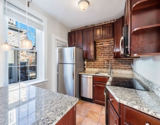 80 Revere, Boston, Massachusetts, 2 Bedrooms Bedrooms, 4 Rooms Rooms,1 BathroomBathrooms,Residential Lease,For Rent,Revere,73507083