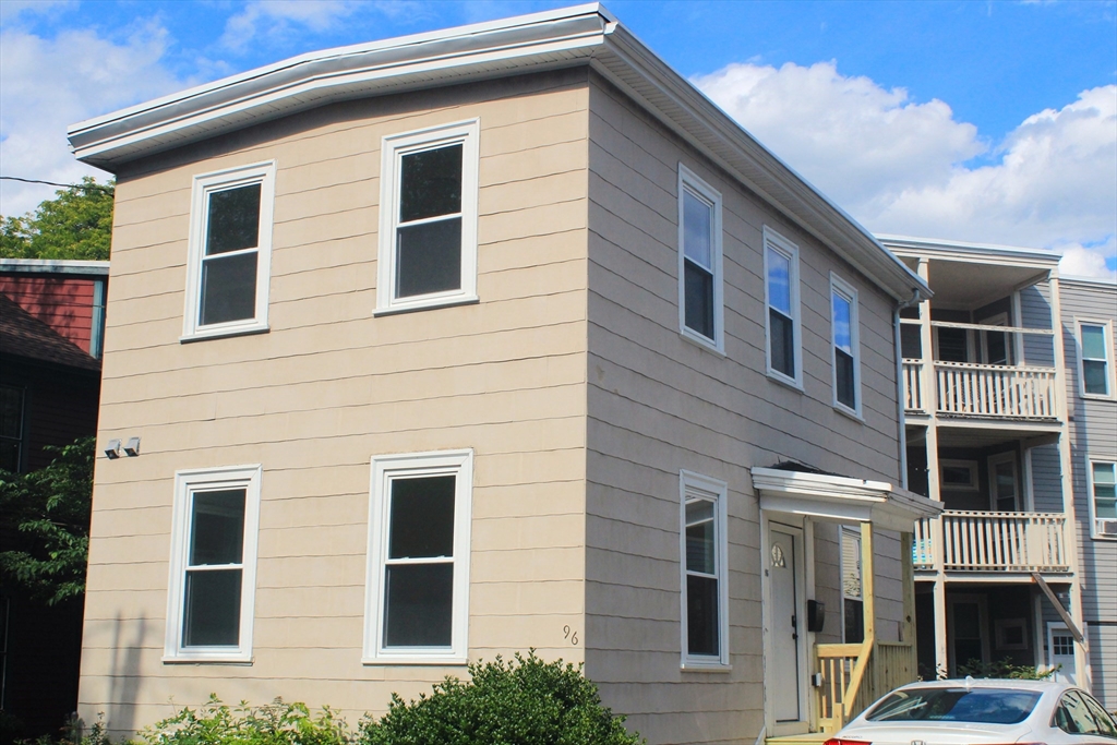 96 Howard St, Cambridge, Massachusetts, 3 Bedrooms Bedrooms, 7 Rooms Rooms,2 BathroomsBathrooms,Residential Lease,For Rent,Howard St,73507173