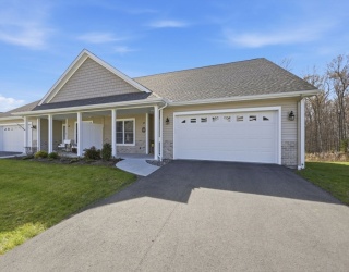 27 Lodge Lane, Wilbraham, Massachusetts, 2 Bedrooms Bedrooms, 6 Rooms Rooms,2 BathroomsBathrooms,Residential,For Sale,Lodge Lane,73507165